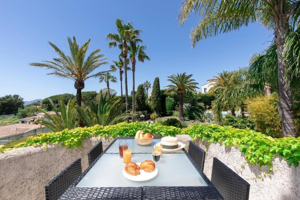 Le Castel Rose Super Cannes, Face Aux Iles De Lerins Валлорис Экстерьер фото